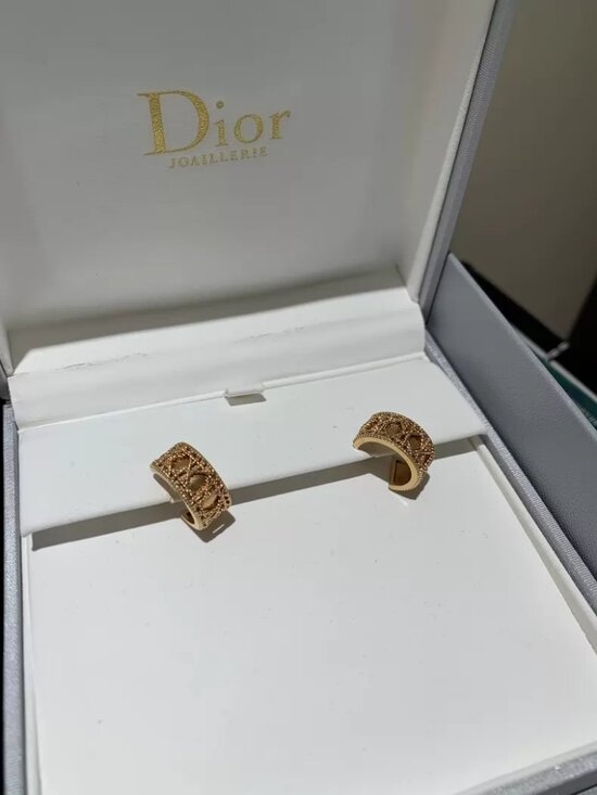 Dior rattan patterned gold earrings - Picture 2 of 2